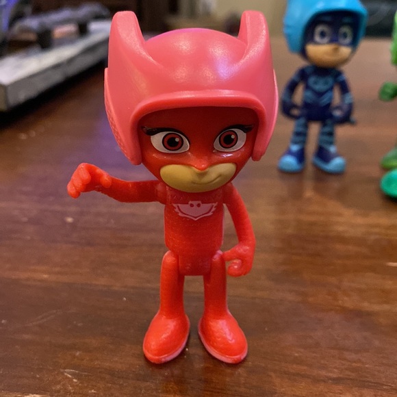 PJ Mask Figures with helmets and one shield - Picture 4 of 9